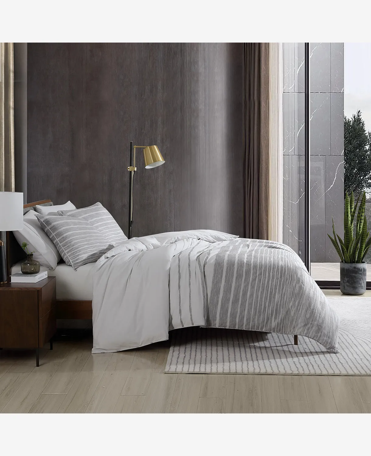 Abstract Stripe Comforter   Sham Set