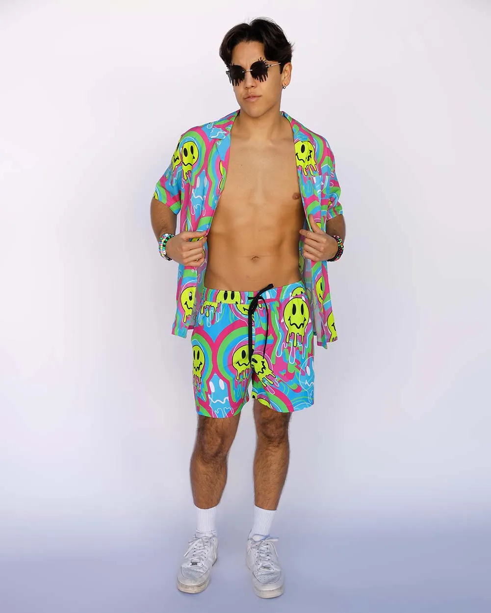 Melty Smiley Men's Outfit